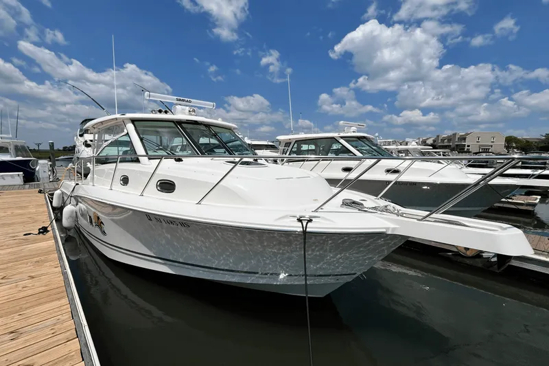 Slide: The Image of Boston Whaler 345 CONQUEST 2022 - 1