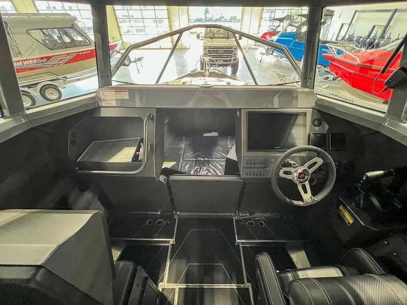 Slide: The Image of Stabi-Craft 2500 Ultracab XL 2026 - 11