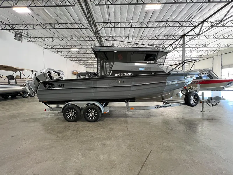 Slide: The Image of Stabi-Craft 2500 Ultracab XL 2026 - 2