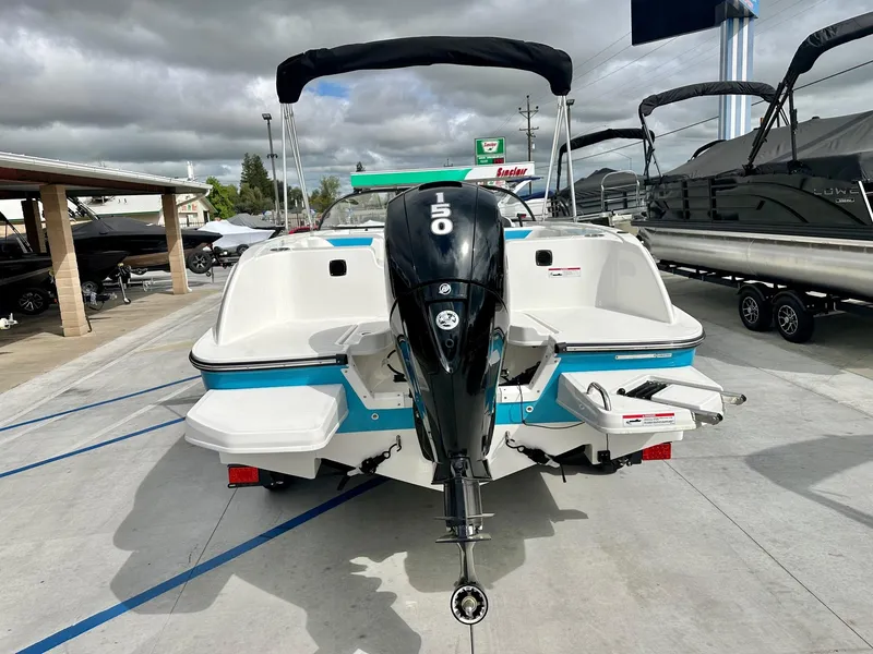 Slide: The Image of Bayliner Element E21 2023 - 5