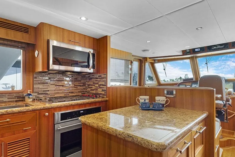 Slide: The Image of Outer Reef 610 Motoryacht 2020 - 33