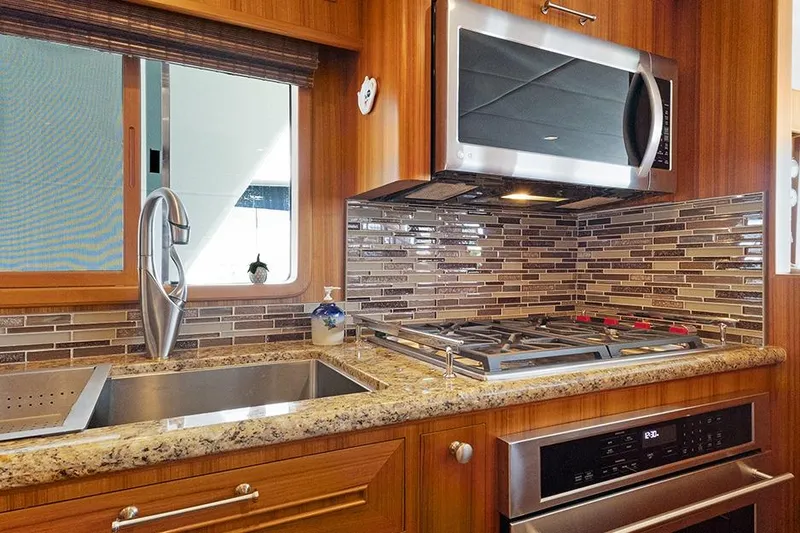 Slide: The Image of Outer Reef 610 Motoryacht 2020 - 34