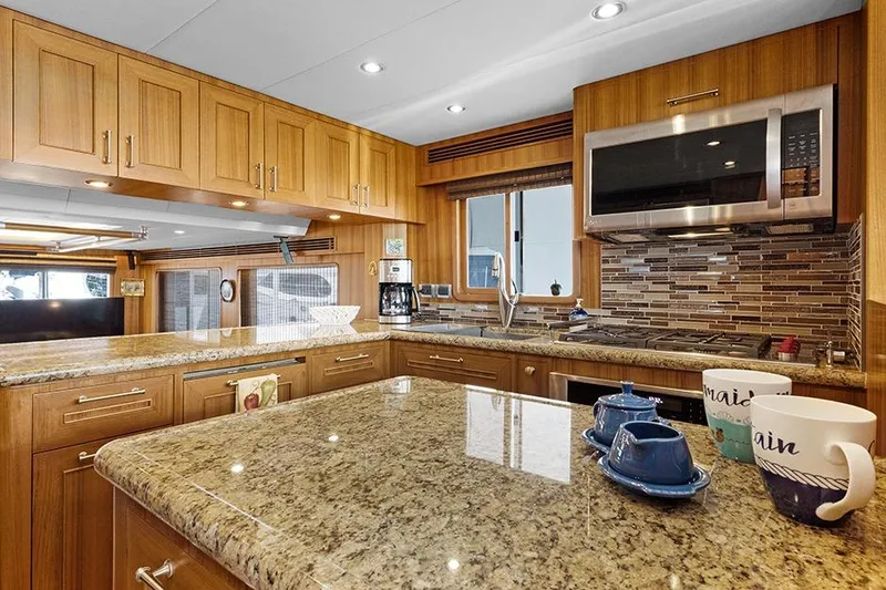 Slide: The Image of Outer Reef 610 Motoryacht 2020 - 37