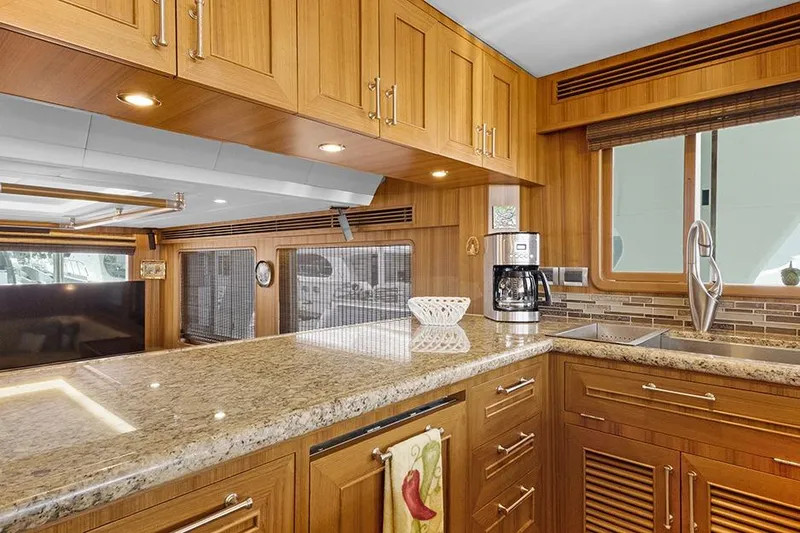 Slide: The Image of Outer Reef 610 Motoryacht 2020 - 39