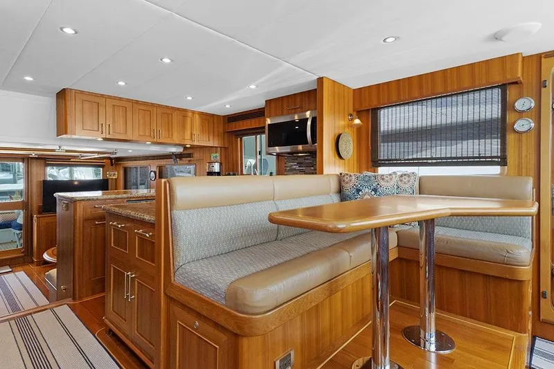 Slide: The Image of Outer Reef 610 Motoryacht 2020 - 42