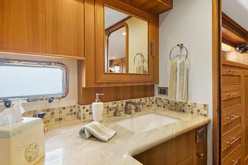 Slide: The Image of Outer Reef 610 Motoryacht 2020 - 53