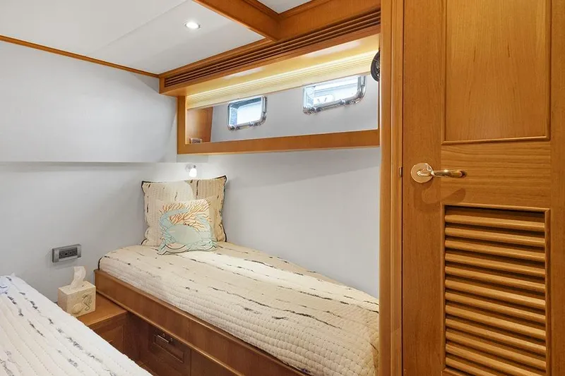 Slide: The Image of Outer Reef 610 Motoryacht 2020 - 62