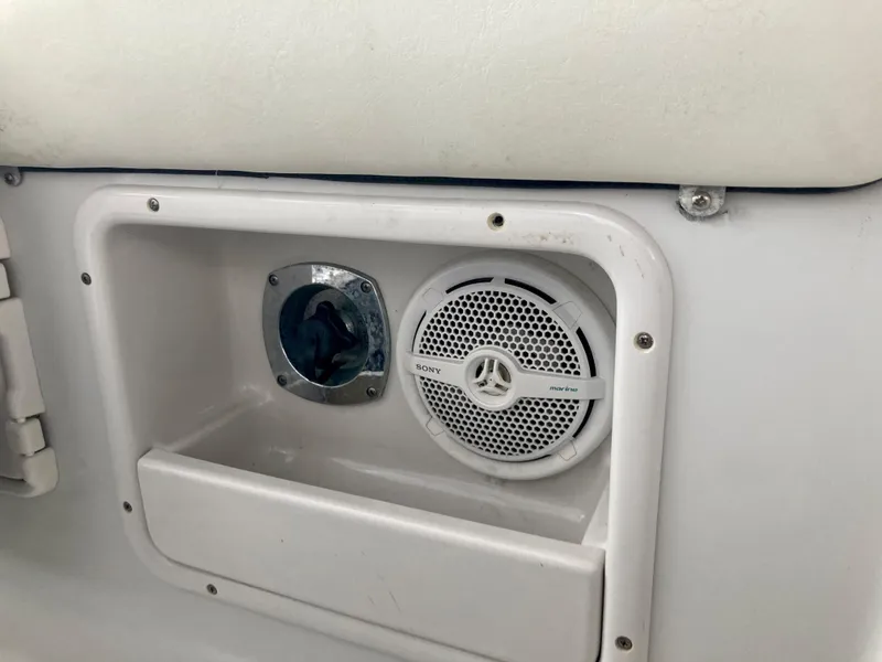 Slide: The Image of Crownline Boats 270 CR 2008 - 14