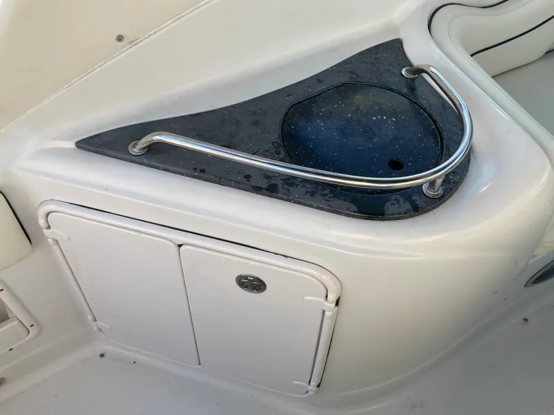 Slide: The Image of Crownline Boats 270 CR 2008 - 18