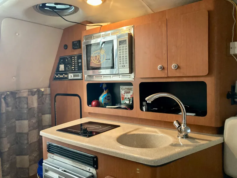 Slide: The Image of Crownline Boats 270 CR 2008 - 7