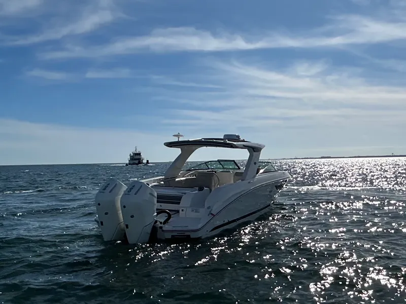 Slide: The Image of Sea Ray SLX 350 Outboard 2026 - 10