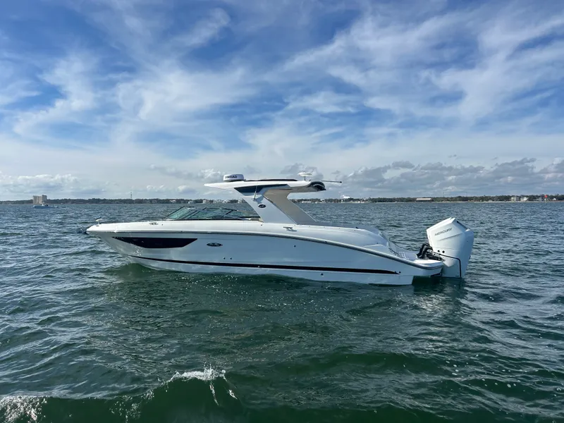 Slide: The Image of Sea Ray SLX 350 Outboard 2026 - 4