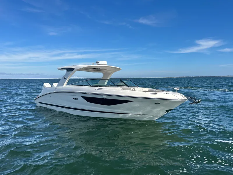 Slide: The Image of Sea Ray SLX 350 Outboard 2026 - 7