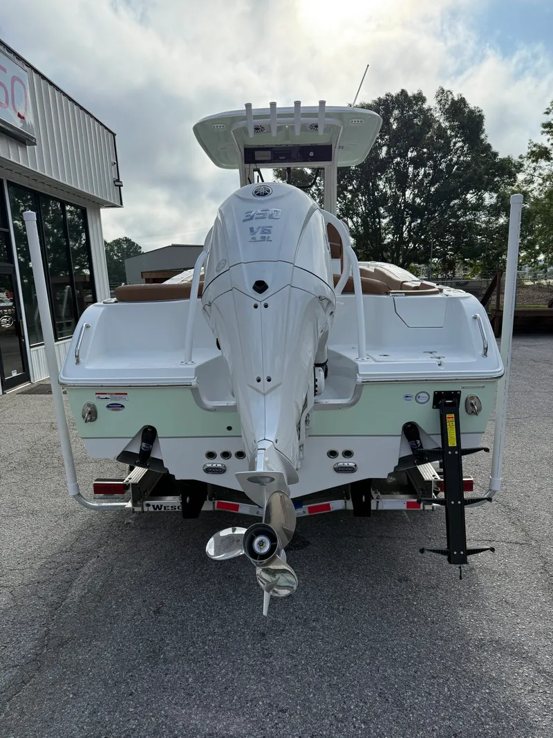 Slide: The Image of Sea Hunt Ultra 255SE 2026 - 3