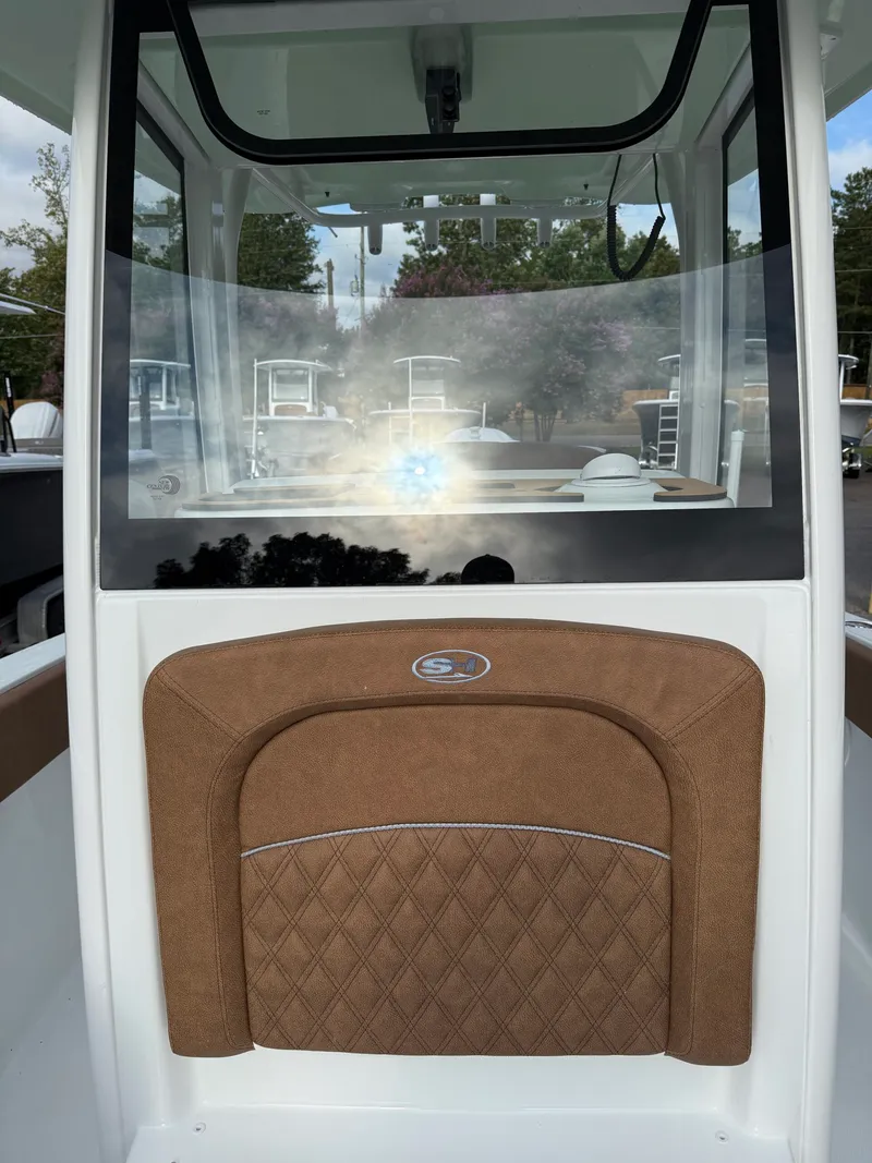 Slide: The Image of Sea Hunt Ultra 255SE 2026 - 8