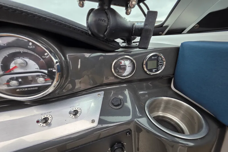 Slide: The Image of Four Winns H 180 OB 2015 - 13