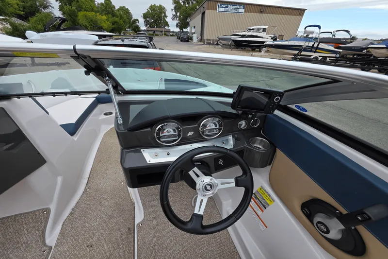 Slide: The Image of Four Winns H 180 OB 2015 - 9