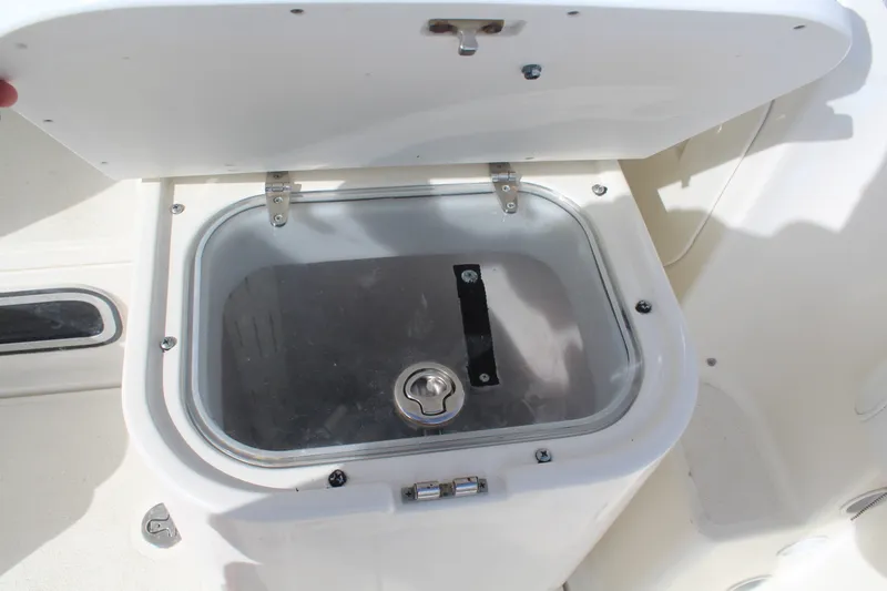 Slide: The Image of Wellcraft 290 COASTAL 2004 - 15