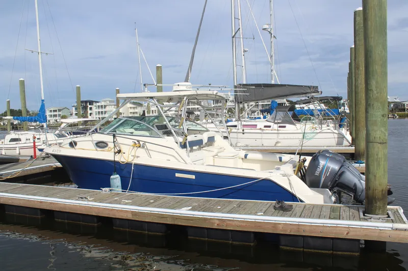 Slide: The Image of Wellcraft 290 COASTAL 2004 - 3