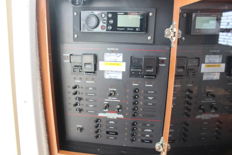 Slide: The Image of Wellcraft 290 COASTAL 2004 - 34