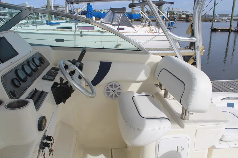 Slide: The Image of Wellcraft 290 COASTAL 2004 - 23