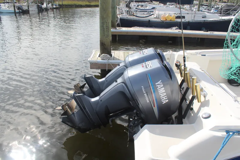 Slide: The Image of Wellcraft 290 COASTAL 2004 - 8