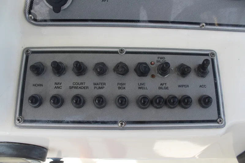 Slide: The Image of Wellcraft 290 COASTAL 2004 - 21