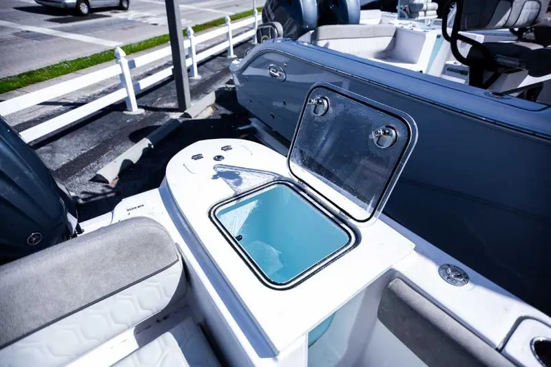 Slide: The Image of Sea Fox 248 Commander 2023 - 18