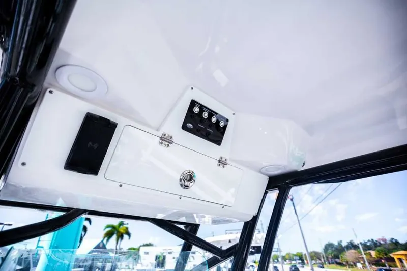 Slide: The Image of Sea Fox 248 Commander 2023 - 19