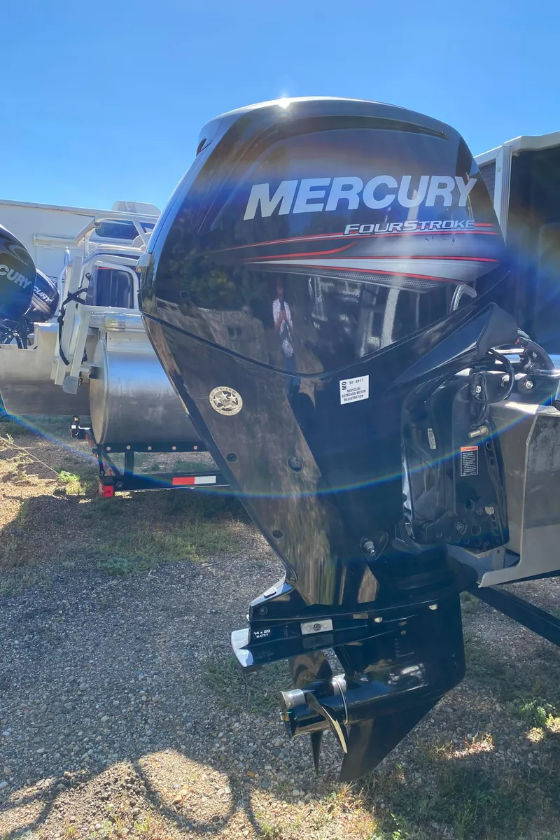 Slide: The Image of 2018 Bennington 22 SFX with Mercury FourStroke outboard motor. - 5