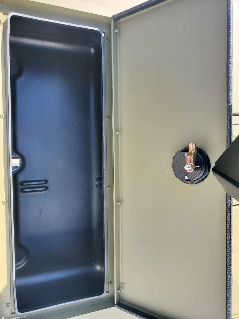 Slide: The Image of Bow aerated livewell - 3