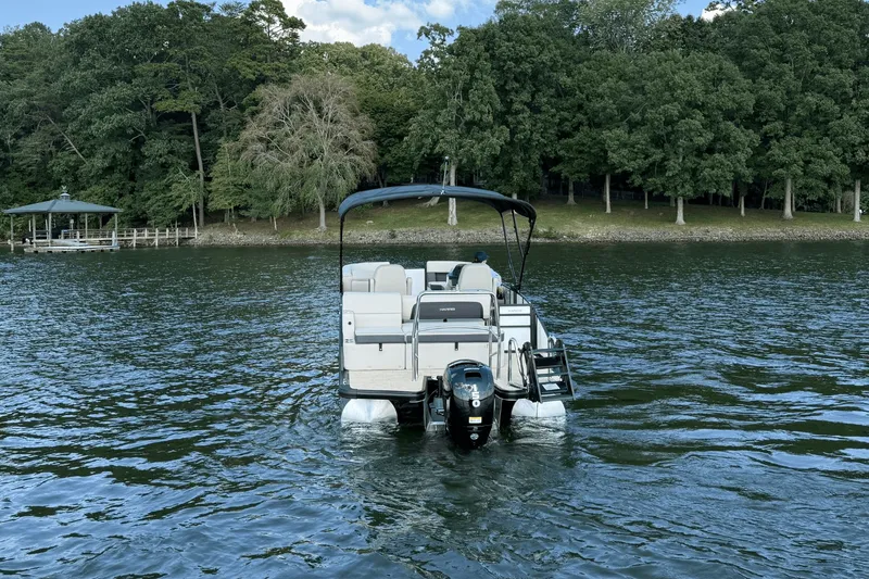 Slide: The Image of Harris Cruiser 230 2026 - 2