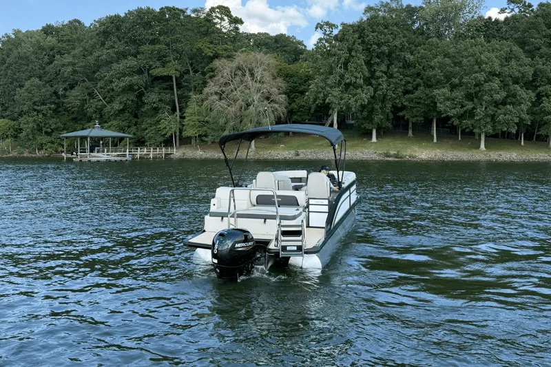 Slide: The Image of Harris Cruiser 230 2026 - 3