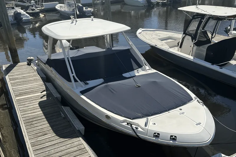Slide: The Image of Boston Whaler 240 VANTAGE 2021 - 3