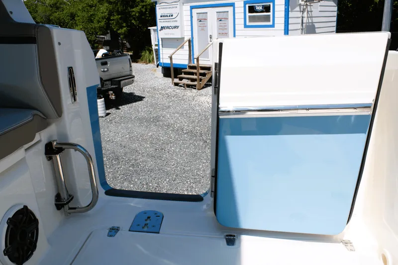 Slide: The Image of Boston Whaler 330 Vantage 2026 - 25