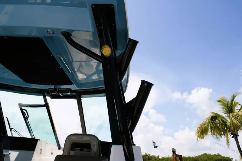 Slide: The Image of Boston Whaler 330 Vantage 2026 - 26