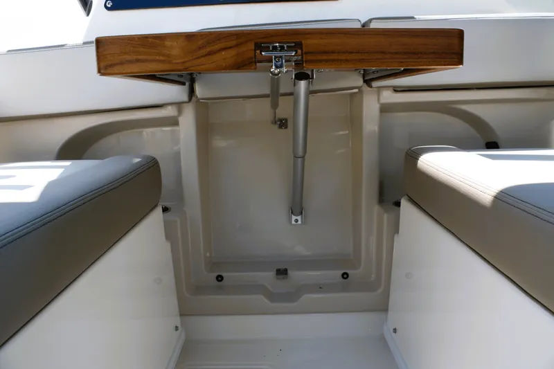 Slide: The Image of Boston Whaler 330 Vantage 2026 - 34