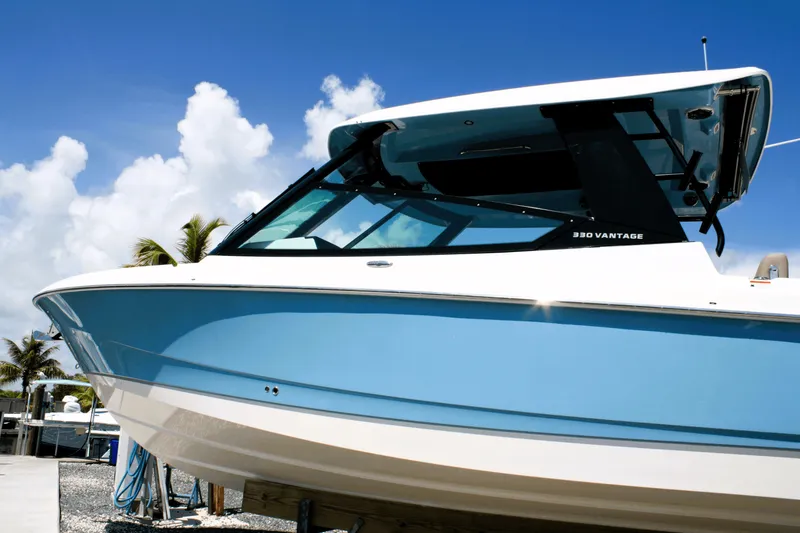 Slide: The Image of Boston Whaler 330 Vantage 2026 - 5