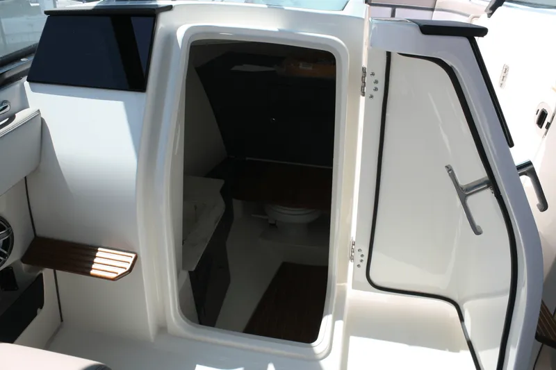Slide: The Image of Boston Whaler 330 Vantage 2026 - 50