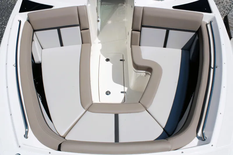Slide: The Image of Boston Whaler 330 Vantage 2026 - 56