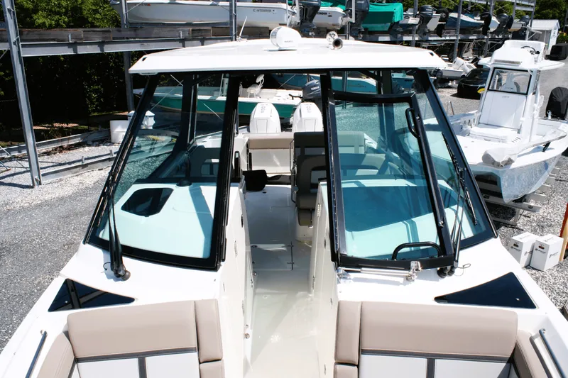 Slide: The Image of Boston Whaler 330 Vantage 2026 - 57