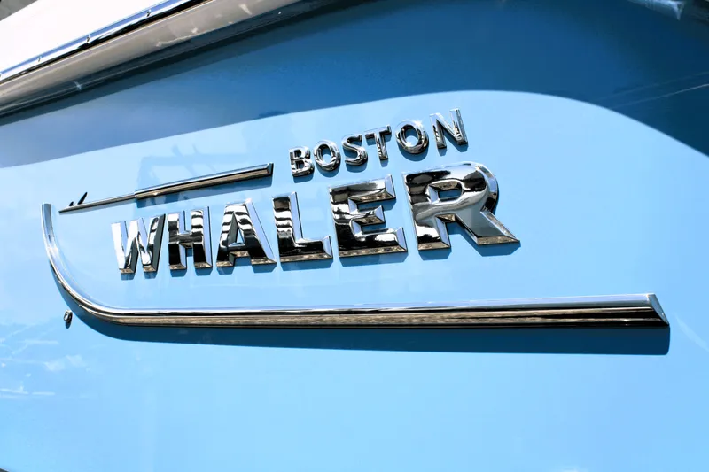 Slide: The Image of Boston Whaler 330 Vantage 2026 - 7