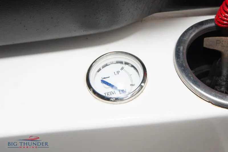 Slide: The Image of 2005 MasterCraft X45 trim gauge and ignition switch, Big Thunder Marine. - 33