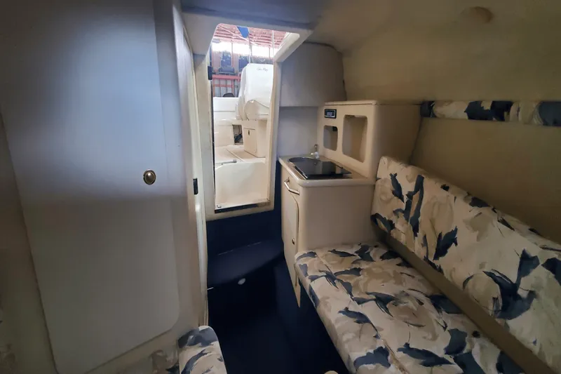 Slide: The Image of Sea Ray 245 WEEKENDER 2000 - 12