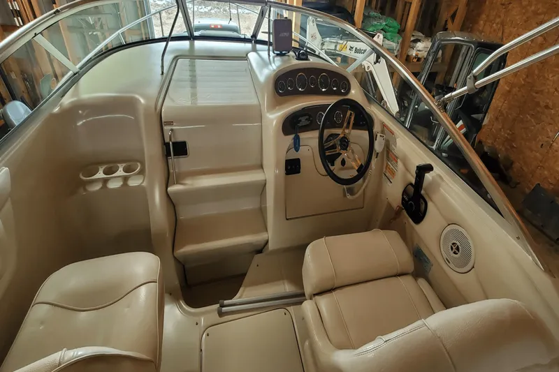 Slide: The Image of Sea Ray 245 WEEKENDER 2000 - 8