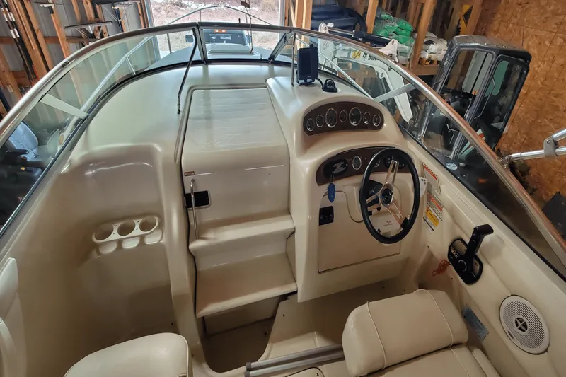 Slide: The Image of Sea Ray 245 WEEKENDER 2000 - 9