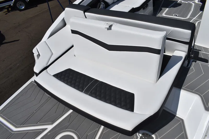 Slide: The Image of Monterey 275SS 2026 - 27
