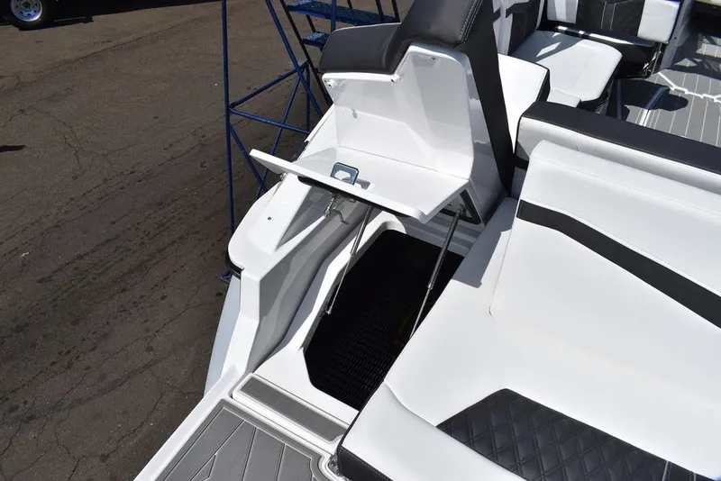 Slide: The Image of Monterey 275SS 2026 - 28