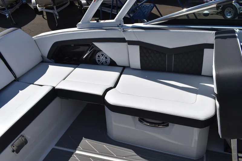 Slide: The Image of Monterey 275SS 2026 - 36