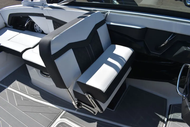 Slide: The Image of Monterey 275SS 2026 - 44